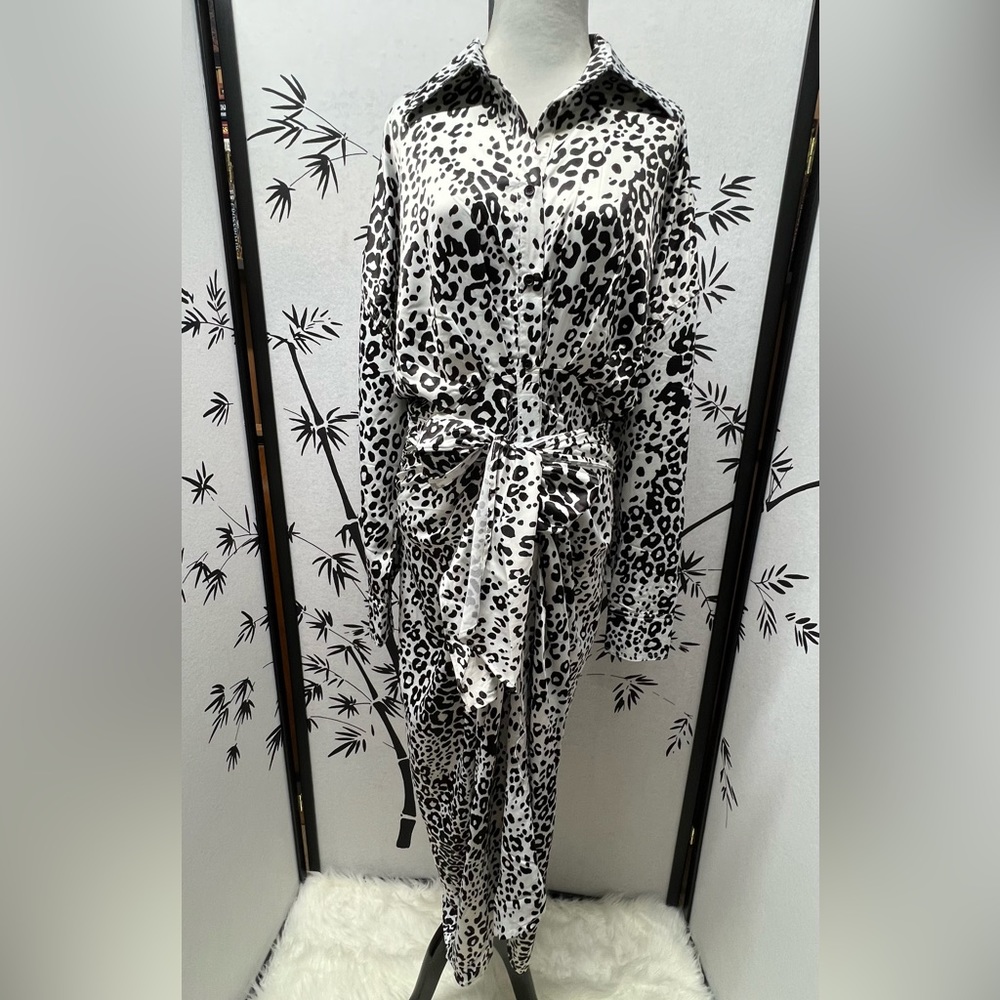 NWT Snow Leopard Print Dress - Medium